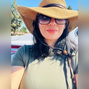 Meet your Posher, Gina